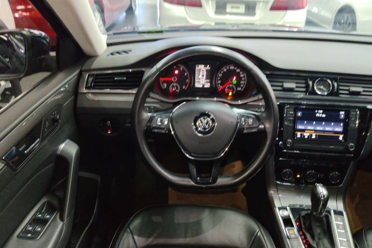 Used Volkswagen Passat 2017 330TSI DSG Luxury Edition