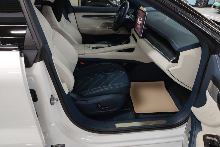 Used Zeekr 001 2023 WE Edition 100 kWh