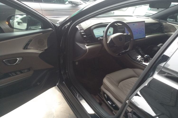 Used BYD Han 2023 EV Champion Edition 605KM Front-Drive Premium Model
