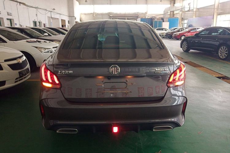 Used MG 5 2022 180 DVVT CVT Youth Luxury Edition
