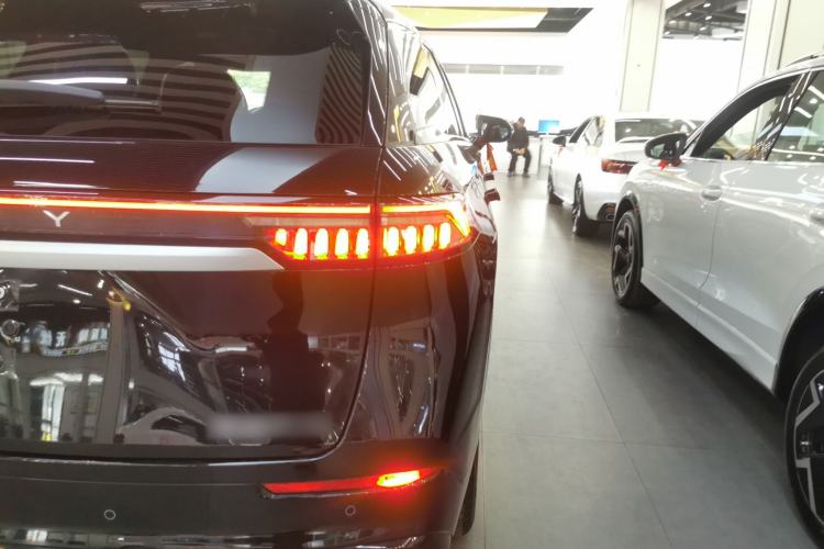 Used Chery Tiggo 9 2025 2.0T Dual-Clutch Two-Wheel Drive Luxury Edition 5 Seats