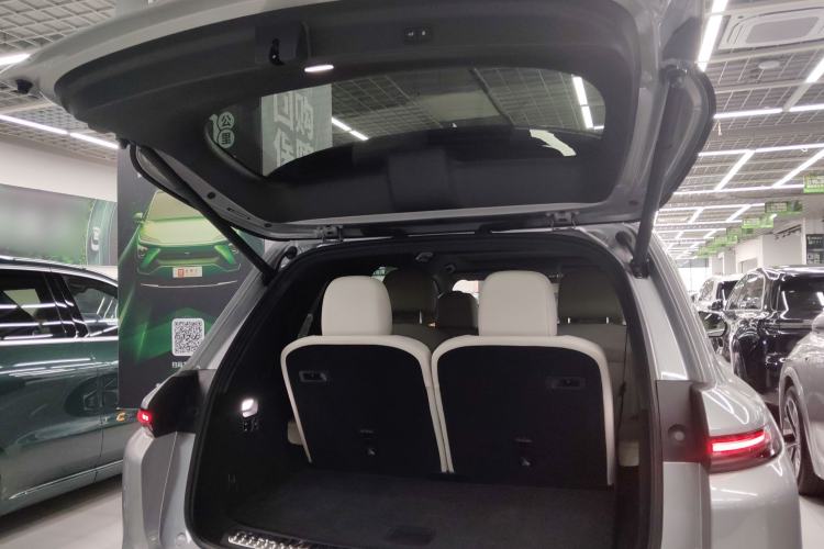 Used Li Auto L8 2024 PRO Model
