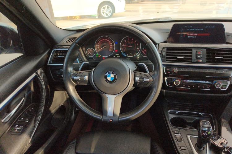 TDK.VehicleDetails.img