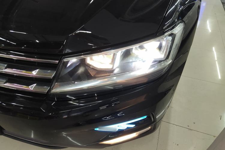 Used Volkswagen Tiguan L 2020 330TSI Automatic Two-Wheel Drive Smart Luxury Edition China VI Standard
