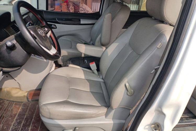 Used  Refine M5 2013 2.0T Gasoline Manual Business Edition
