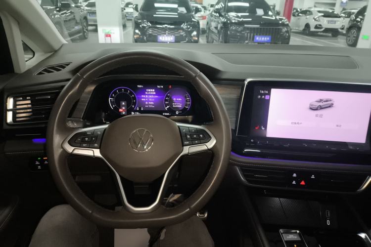 Used Volkswagen Viloran 2022 380TSI Prestige Edition
