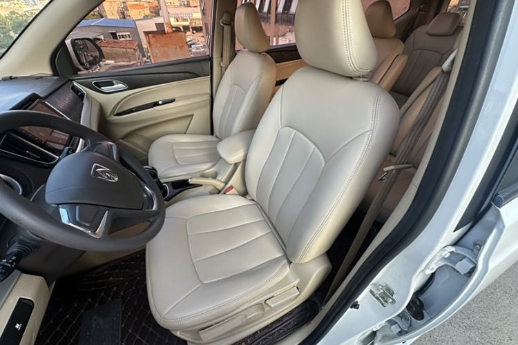 Used Baojun 730 2016 Revised 1.5L Manual Standard Version 7 Seats China V Emission Standard
