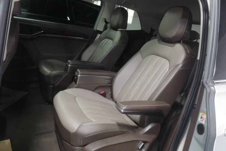 Used Volkswagen Viloran 2024 330TSI Luxury Edition
