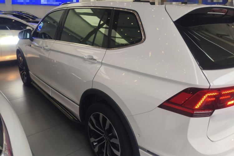 Used Volkswagen Tiguan L 2021 380TSI Automatic All-Wheel Drive R-Line Comfort Plus 7-Seater
