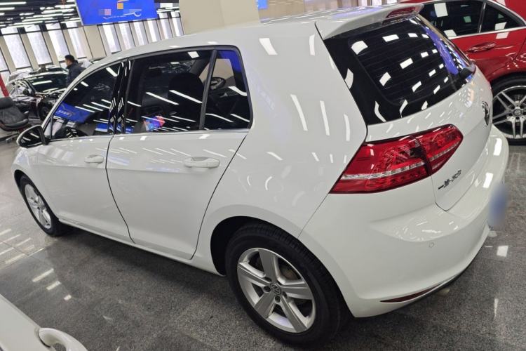 Used Volkswagen Golf 2016 230TSI Automatic Comfort Version
