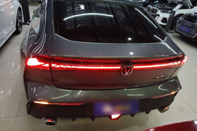 Used Changan UNI-V iDD 2023 ZhiDian iDD 1.5T 113km Smart & Fun Version
