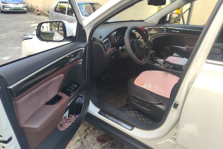 Used GAC Trumpchi GS8 2017 320T Two-Wheel Drive Luxury Smart Connectivity Version (7 Seats)