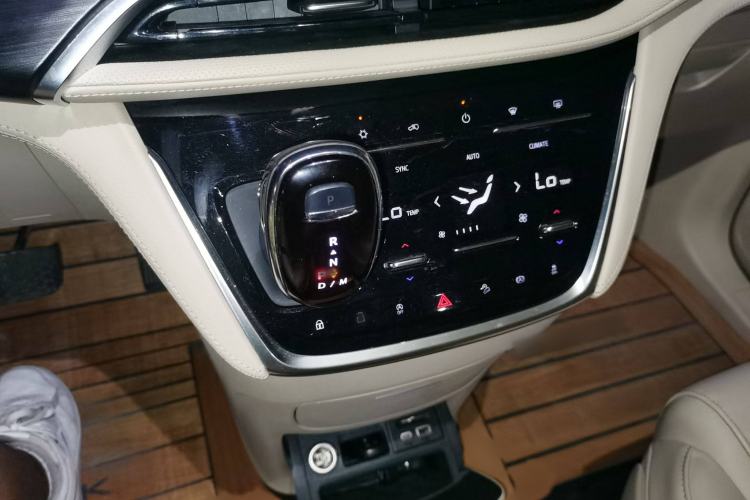 Used Buick GL8 2022 ES Land Cruiser 653T Luxury Model
