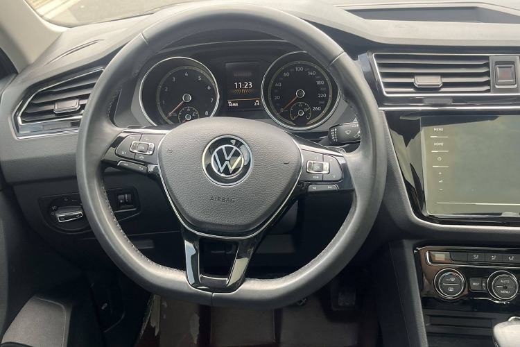 Used Volkswagen Tiguan L 2021 330TSI Automatic Two-Wheel Drive Smart Edition
