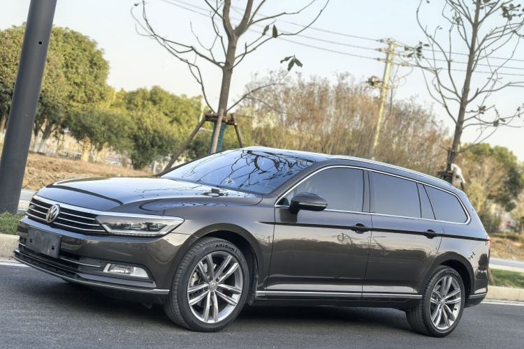 Used Volkswagen Variant 2017 380TSI Two-Wheel Drive Comfort Edition