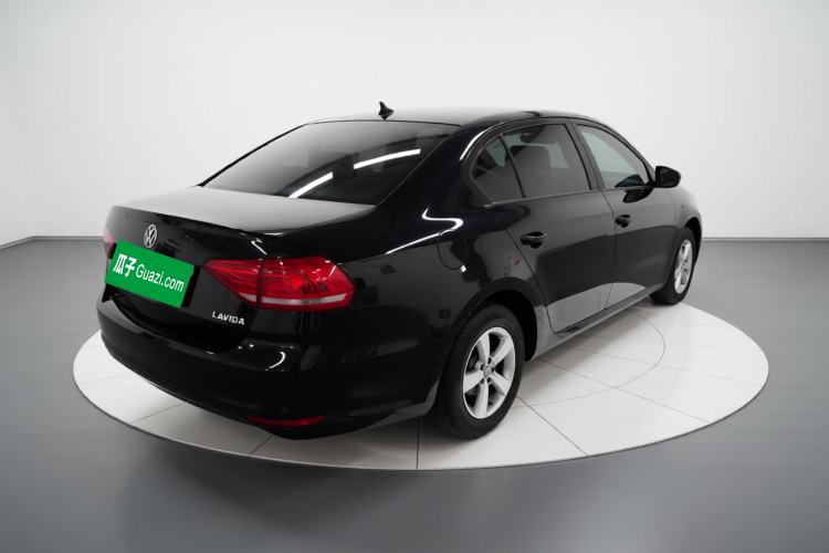 Used Volkswagen Lavida 2015 1.6L Automatic Fashion Edition