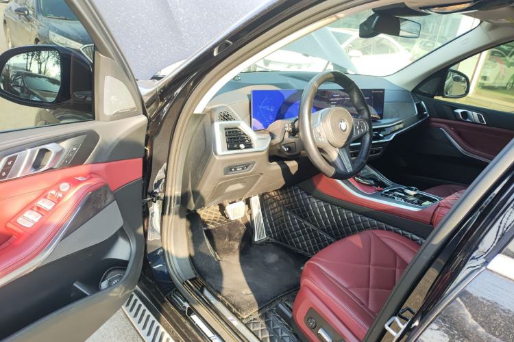 Used BMW X5 2023 xDrive 30Li M Sport Package
