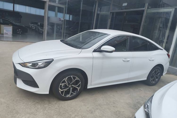 Used MG 5 2023 180 DVVT Manual Fashion Edition
