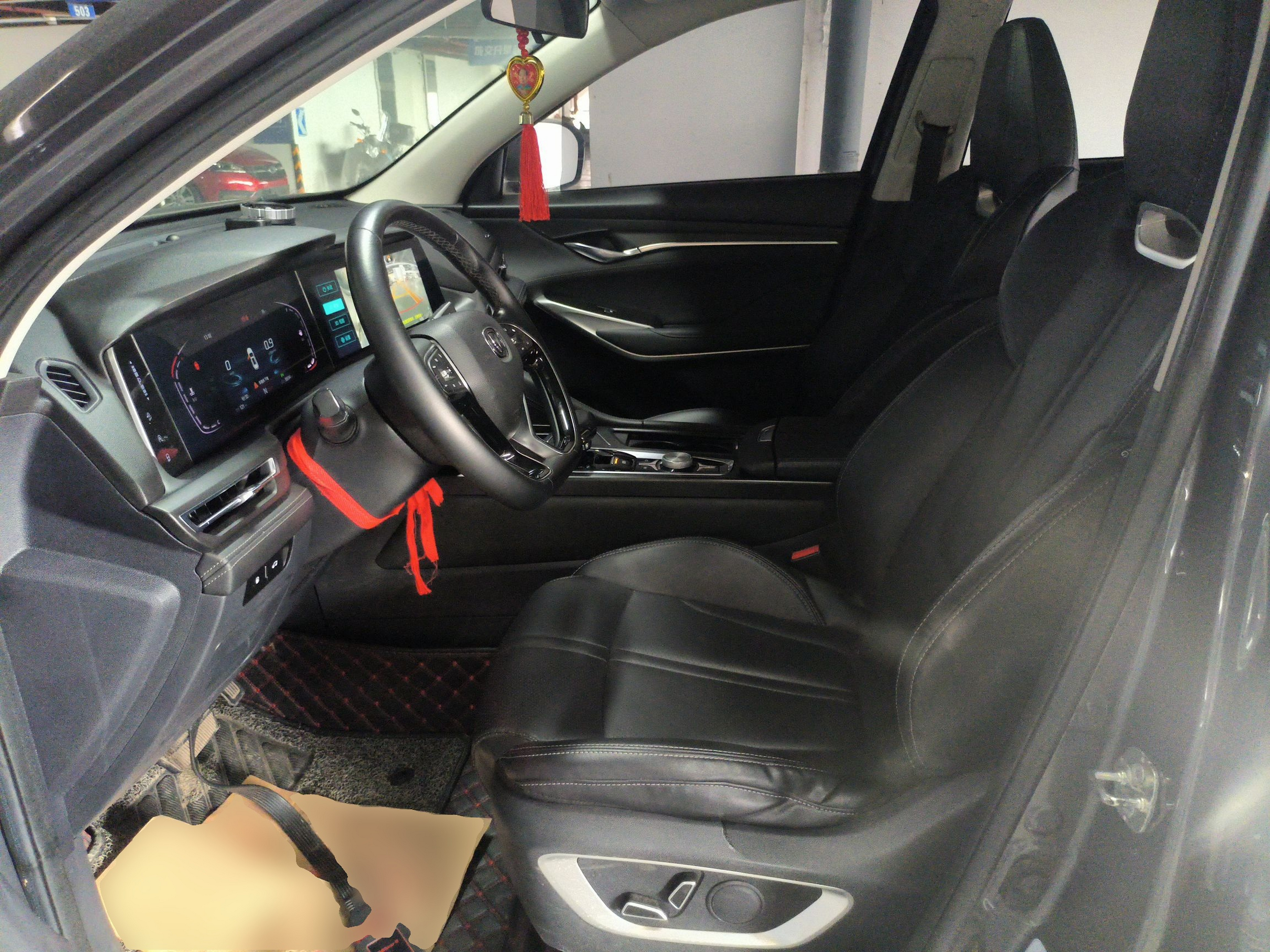 Переднее сиденье в автомобиле