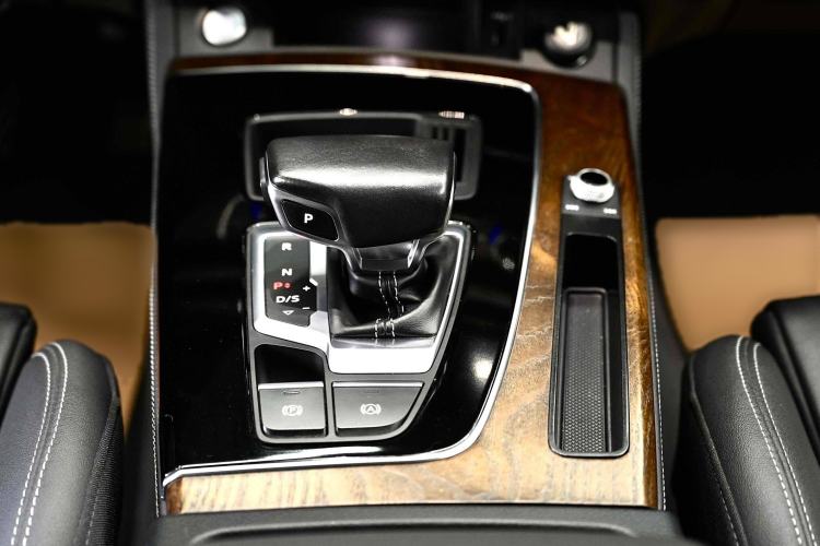 Used Audi Q5L 2021 40 TFSI Fashion Dynamic Model
