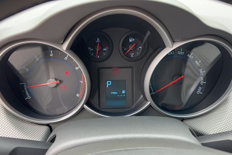 Used Chevrolet Cruze 2013 1.6L SE AT
