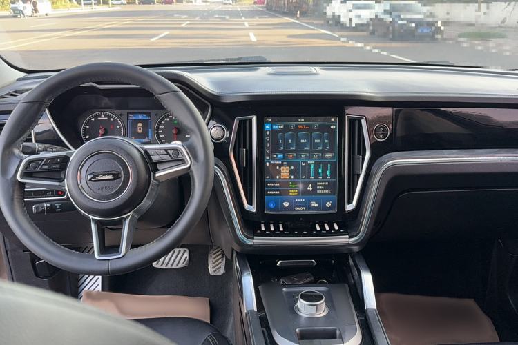 Used Zotye T700 2017 1.8T Dual-Clutch Luxury Model
