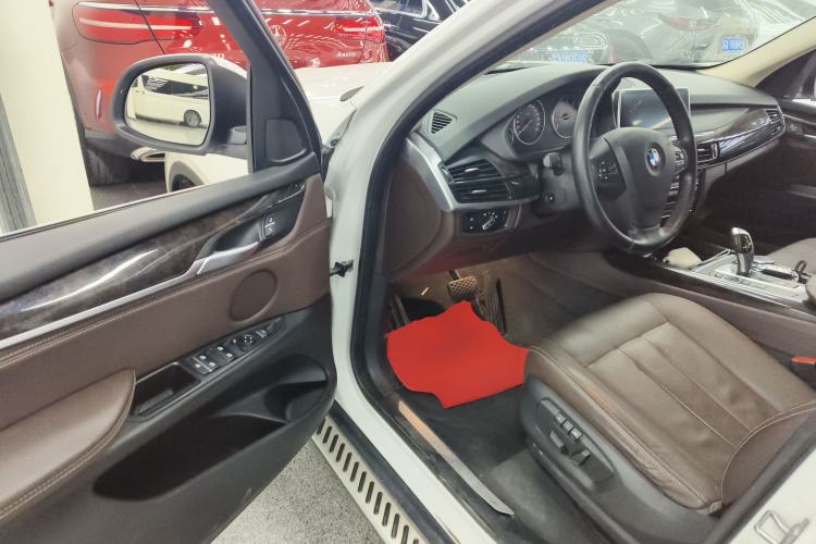 Used BMW X5 2015 xDrive28i
