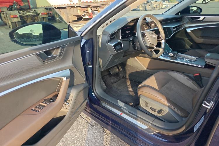 Used Audi A7L 2024 45TFSI quattro S-line Visionary Edition Flow Crystal Package