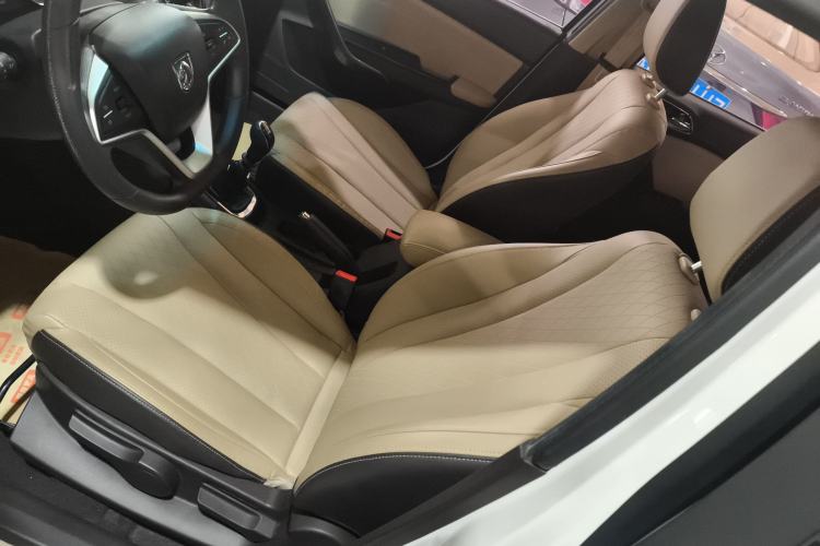 Used Baojun 310W 2017 1.5L Manual Fashion Model China V
