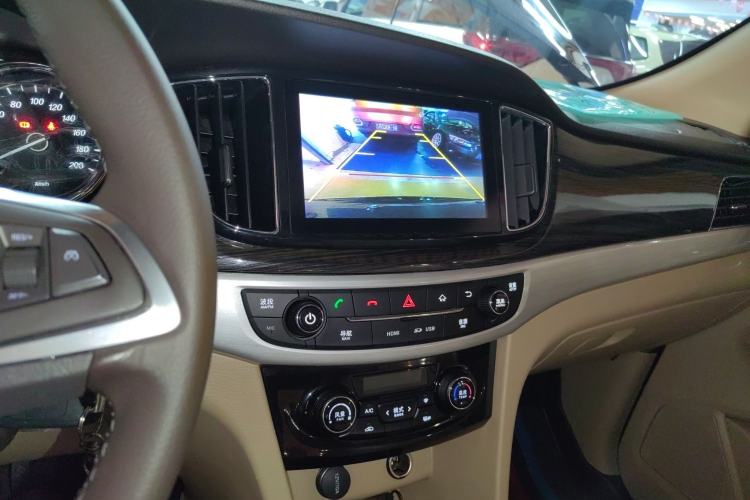 Used Baojun 730 2016 1.5T Manual Luxury Edition 7 Seats
