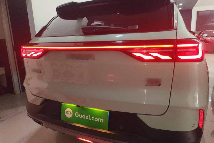 Used Dongfeng Aeolus Huge 2022 Mach Dual-Motor 1.5T MHD Dare-to-Dream Edition
