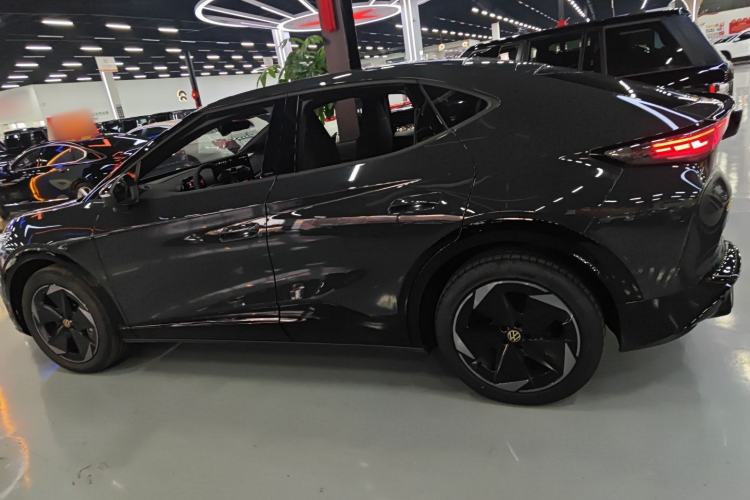 Used Volkswagen ID.UNYX 2025 Pro model
