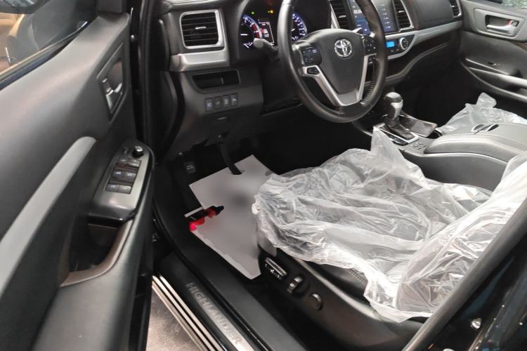 Used Toyota Highlander 2018 2.0T Four-Wheel Drive Prestige Version 7 Seats China VI Standard