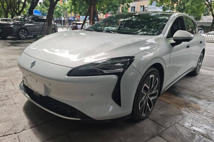 Used Baojun Enjoy 2025 All-Electric 600km Luxury Edition
