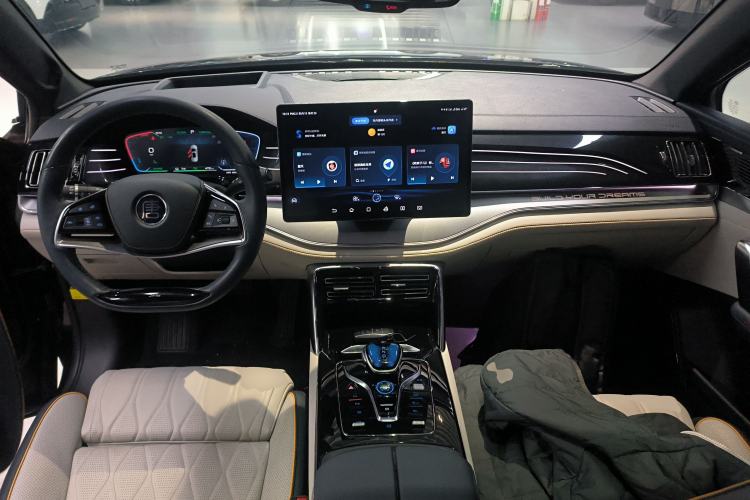 Used BYD Tang New Energy 2022 EV 635 km All-Wheel-Drive Flagship Model
