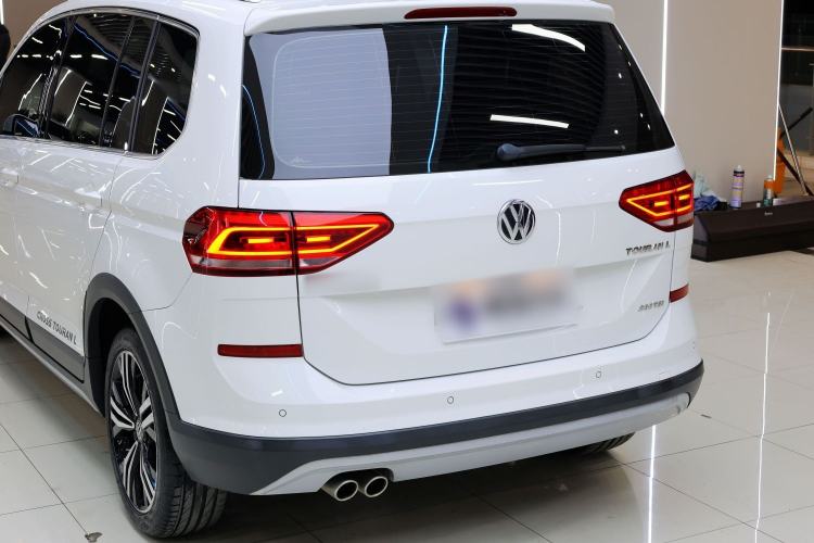 Used Volkswagen Touran 2018 Volkswagen Touran L 280TSI DSG Boundary Edition 7 Seats China VI Standard
