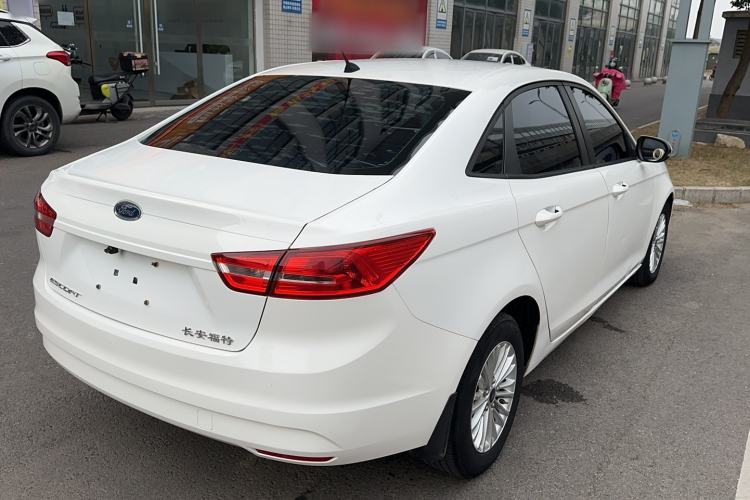 Used Ford Escort 2015 1.5L Manual Comfort Model
