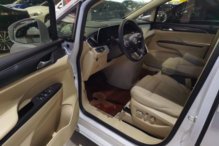 Used Buick GL8 2022 ES Landtrek 653T Luxury Edition
