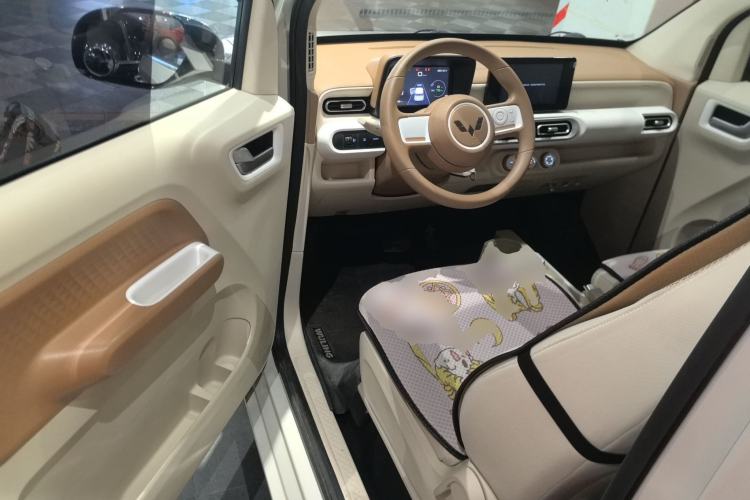 Used Wuling Hongguang MINIEV 2024 3rd Generation 215km Advanced Version
