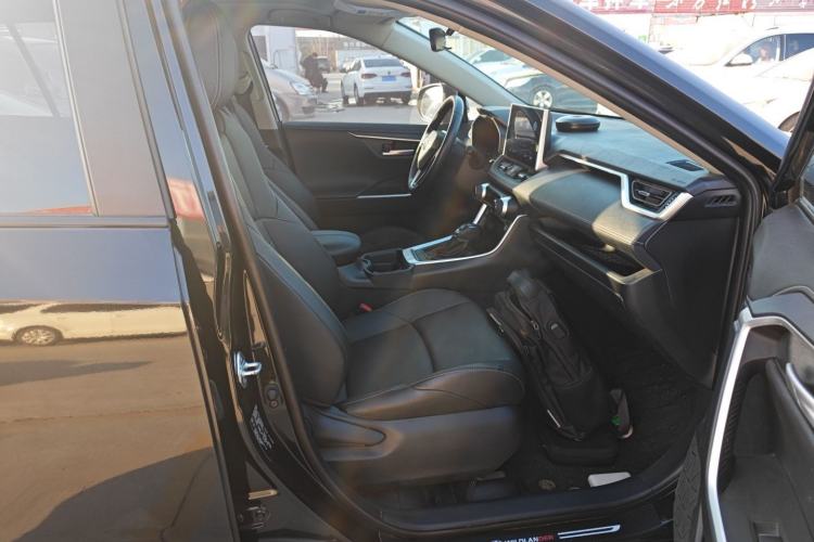 Used Toyota Wildlander 2022 2.0L CVT Two-Wheel Drive Luxury PLUS Edition
