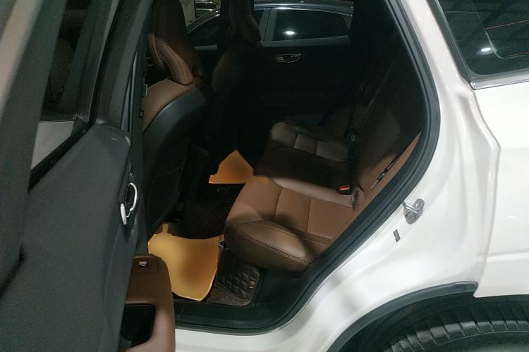 Used Volvo XC60 2023 B5 4x4 Smart Luxury Edition