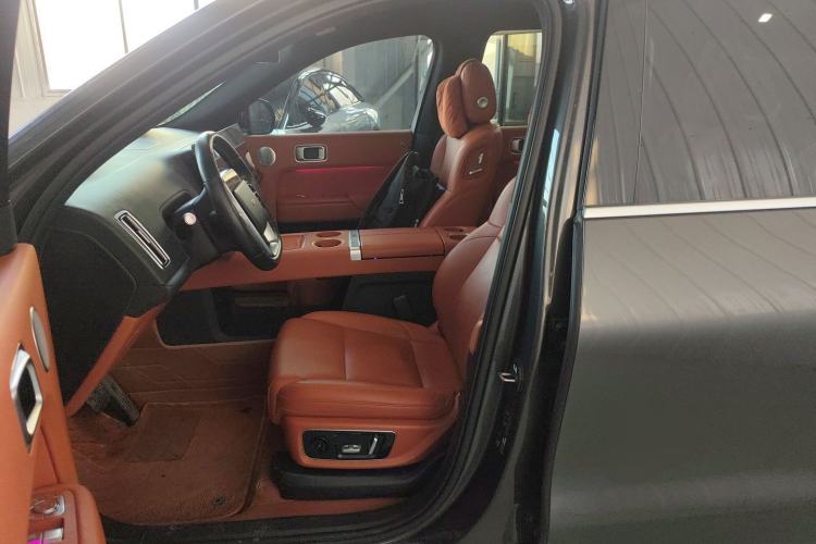 Used Li Auto L8 2023 Pro Model
