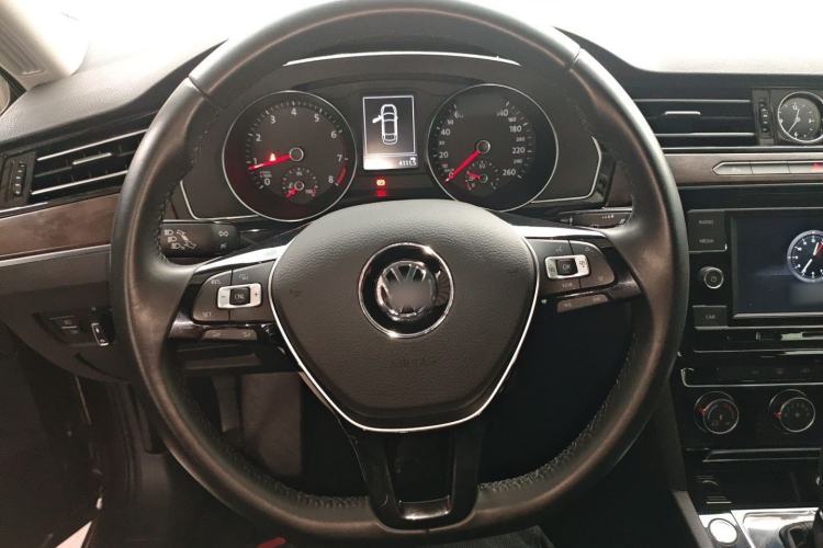 Used Volkswagen Magotan 2019 330TSI DSG Leading Model China VI Standard