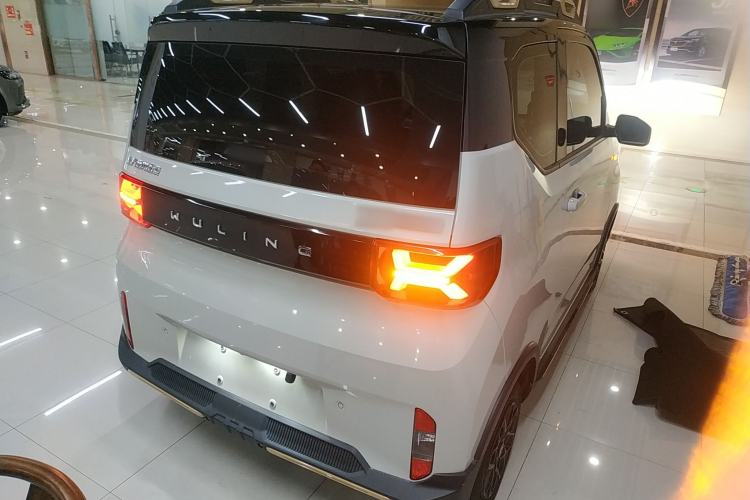 Used Wuling Hongguang MINIEV 2022 GAMEBOY 200km Gaming Edition with Lithium Iron Phosphate
