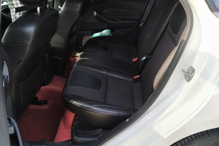 Used Ford Focus 2012 Sedan 1.6L Manual Fashion Edition
