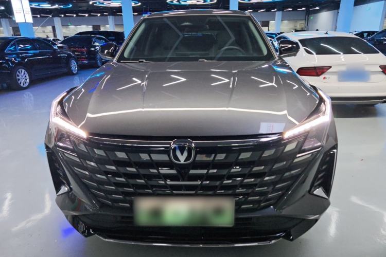 Used Changan UNI-Z New Energy 2024 Blue Whale Smart Electric iDD 125km Beyond Edition
