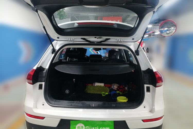 Used Haval H6 2017 Red Label 2.0T Automatic Two-Wheel Drive ZhiShang Model
