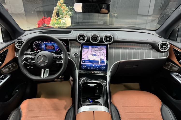 Used Mercedes-Benz GLC 2023 GLC 300 L 4MATIC Luxury 7-Seater
