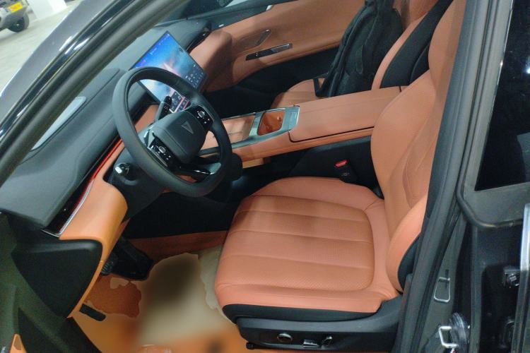 Used  L07 2024 230Max Qiankun Intelligent Driving ADS SE Range-Extended Version
