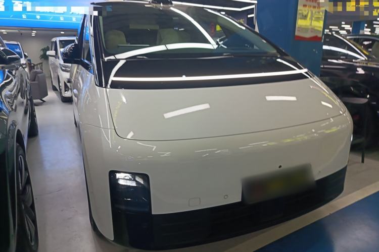 Used Li Auto MEGA 2024 Ultra Model
